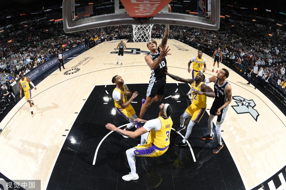 中在底线三 中在底线三