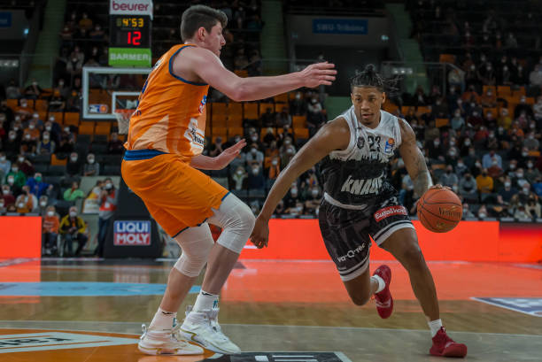 收缩防守 收缩防守