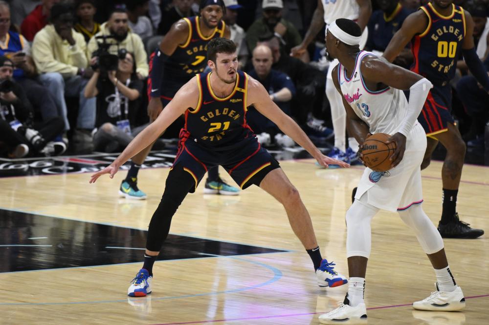 转会费相较 转会费相较