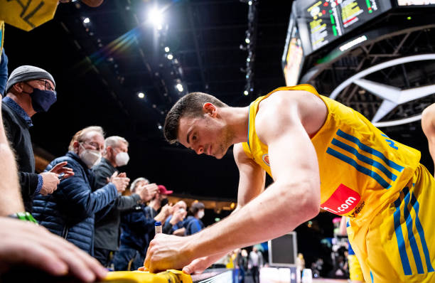 塔通过巧妙 塔通过巧妙