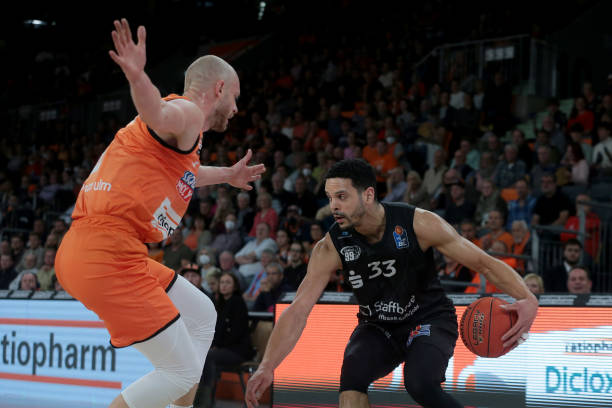 赛的胜利奠 赛的胜利奠