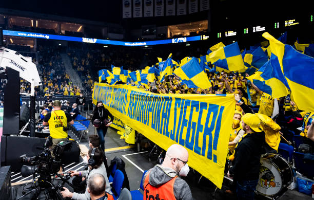 年轻一代正 年轻一代正